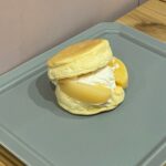 TEA STAND ROB　桃のパンケーキサンド